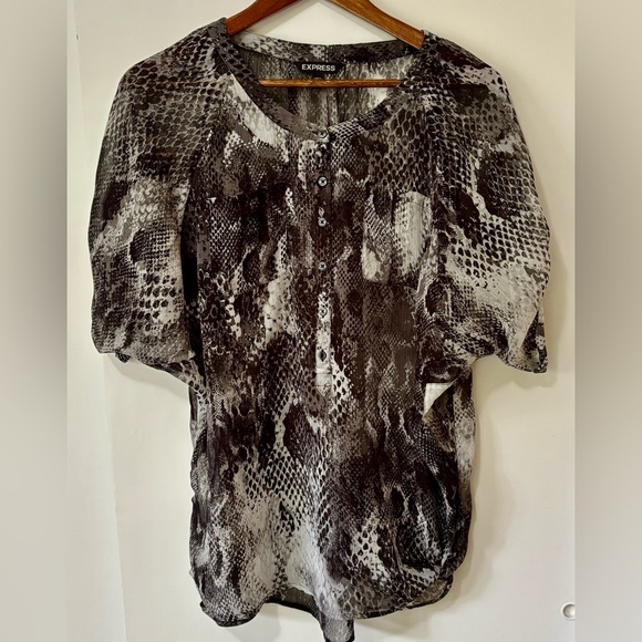 Express| Sheer Black & White Snake Print Rolled Short Sleeve Blouse Sz M - Picture 1 of 4